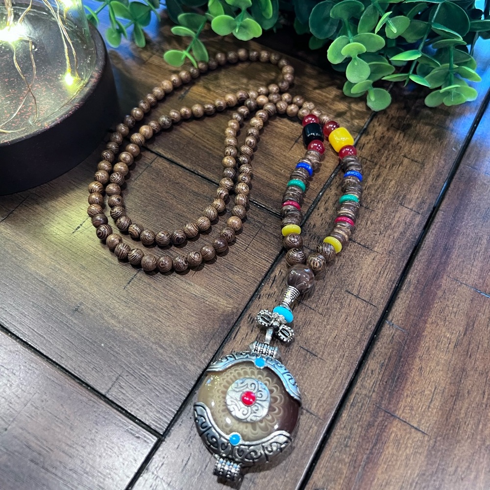 Bohemian Unisex Beaded Necklace with Center Glass Pendant & Silver Accents
